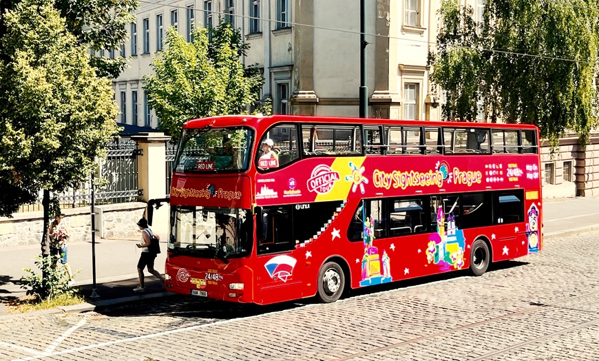 Image 4: Hop-on-Hop-off-Bustour Prag, opt. mit Bootstour 