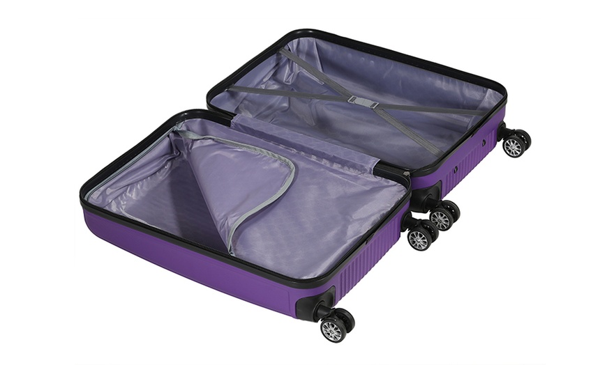 Image 4: Three-Piece Luggage Set