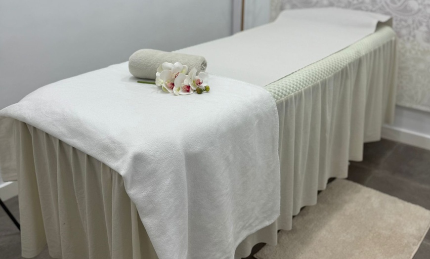 Image 7: Extensiones de pestañas con opción a diseño y depilación de cejas