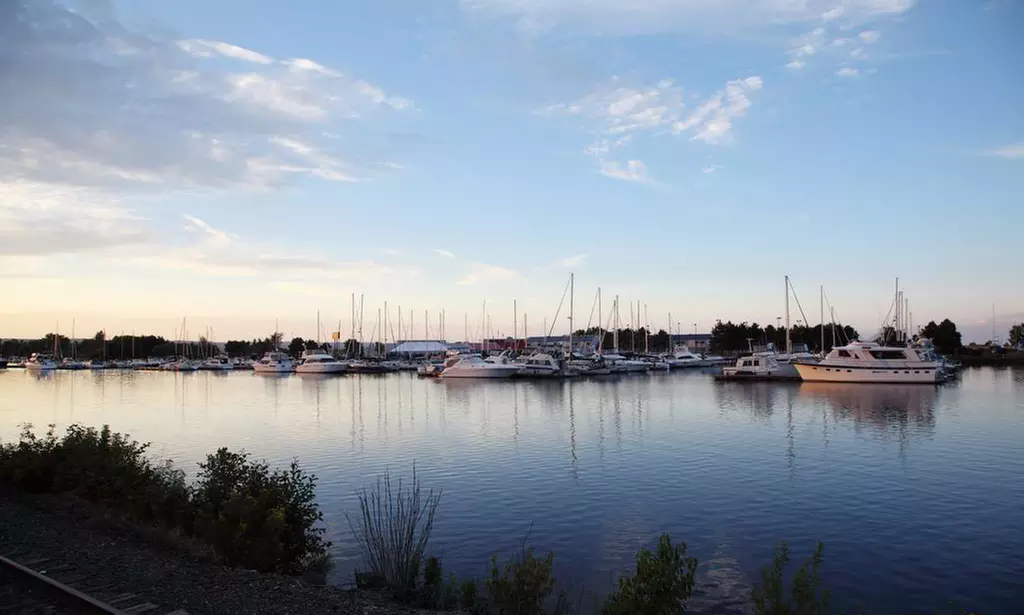Stay at Barkers Island Inn in Superior, WI, with Dates into January 2019 - Primary Image