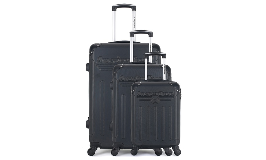 Image 2: Set of Three Suitcases