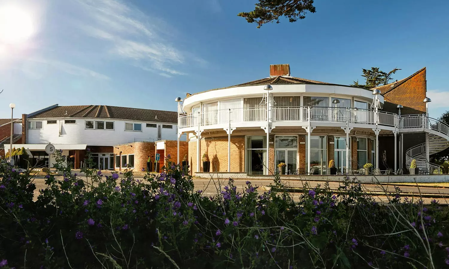 Newport, Wales: Stay for 2 with Breakfast & Dinner