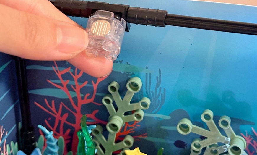 Image 11: Aquarium Building Block Kit with Night Lights - 570 Pieces