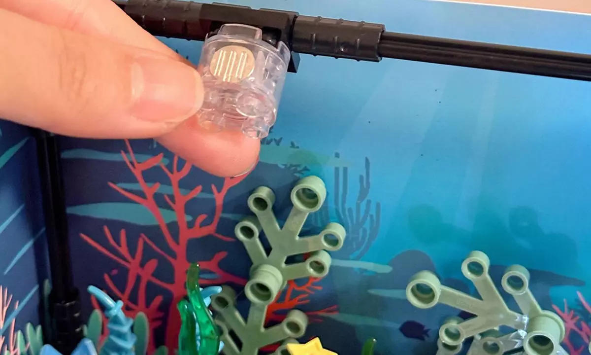 Aquarium Building Block Kit with Night Lights - 570 Pieces