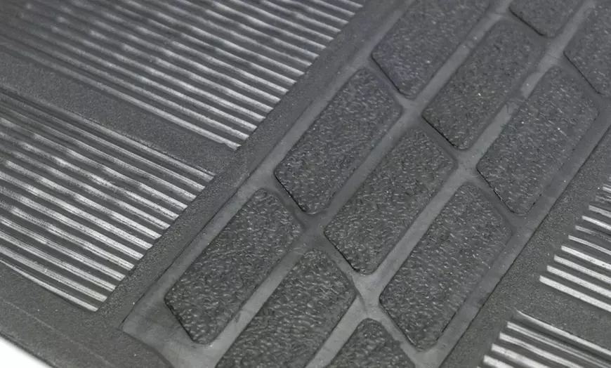 Image 4: Set de 4 tapis de voiture antidérapants