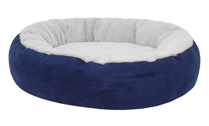 Image 15: Padded Round Kennel