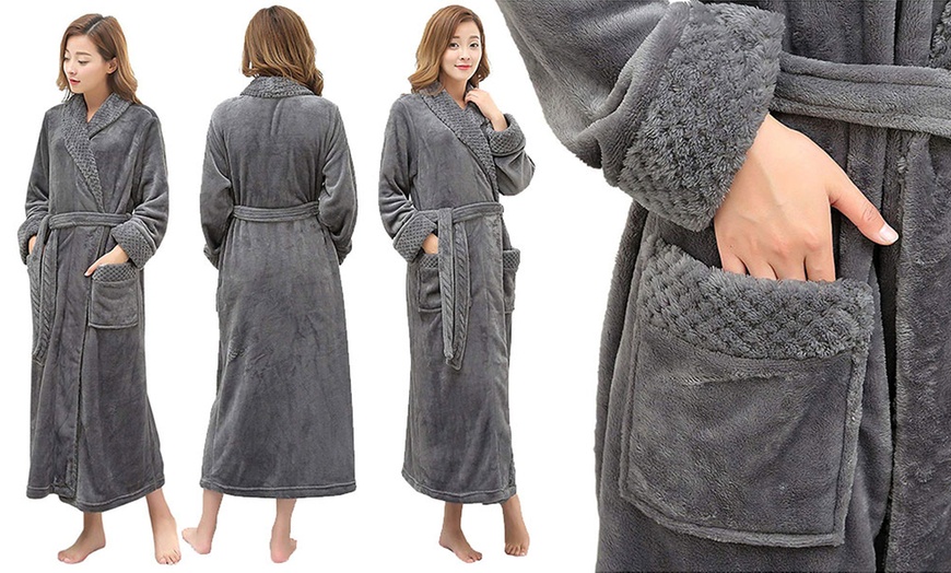 Image 7: Bath Robe