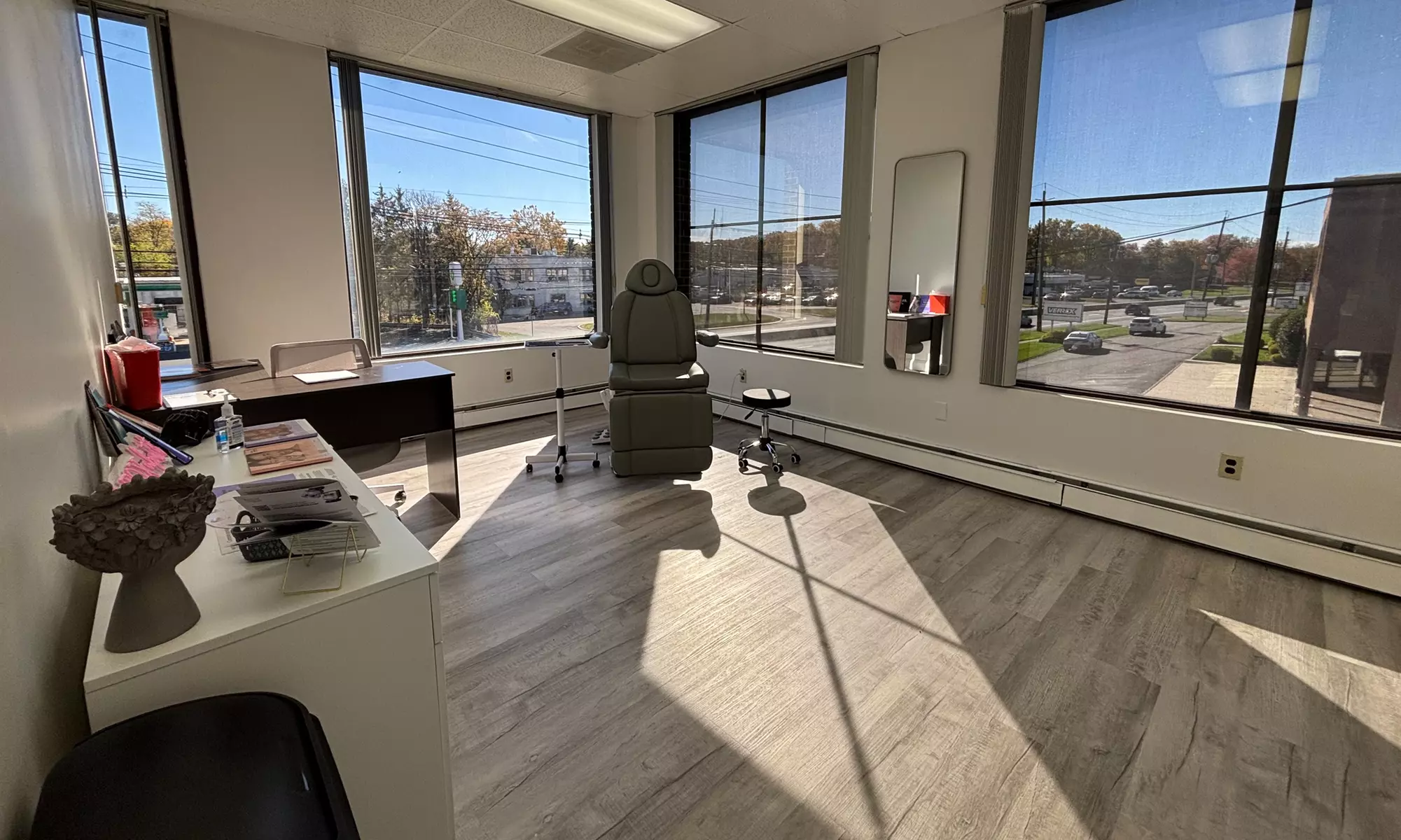 Achieve a Radiant Smile with Professional Teeth Whitening Sessions