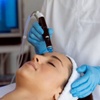 Image 1: Tratamiento Hydrafacial o limpieza con Dermapen y cóctel de vitaminas