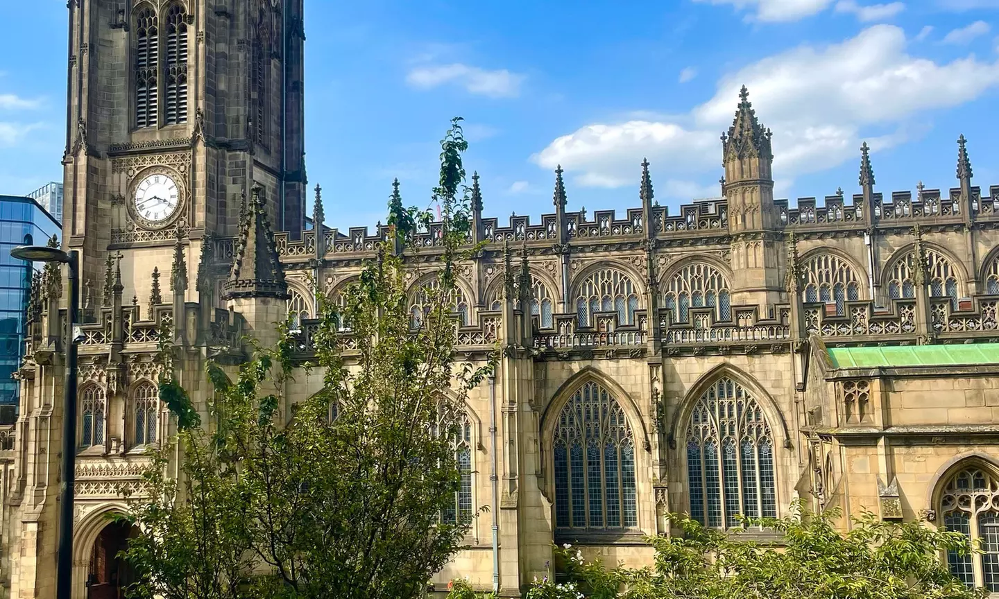 Celebrate Valentine’s Day: Charming Afternoon Tea with Prosecco