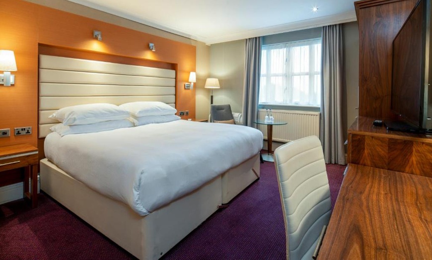 Image 4: Telford: 4* Stay with Breakfast, Dinner Credit, and Spa