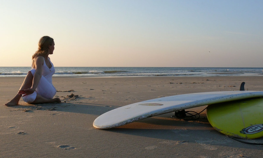 Image 3: Sylt: Yoga- oder Surf-Urlaub inkl. Lunch und Kursen