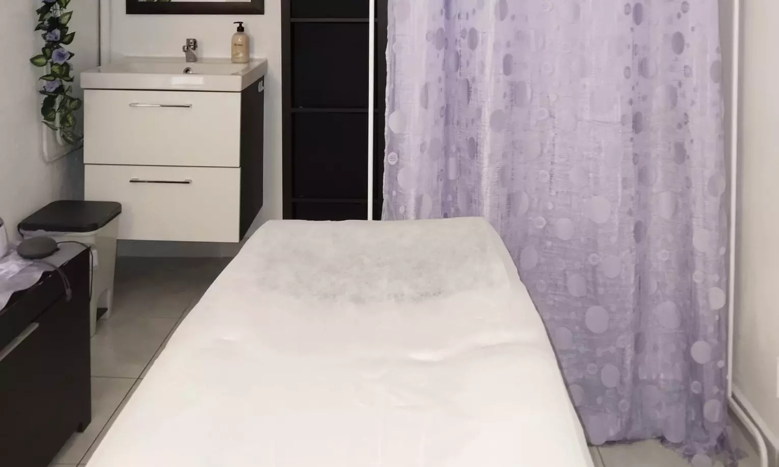 ¡Resalta tu mirada con un lifting y tinte de pestañas con opción a depilación de cejas y ahorra hasta un 57%! - Second Medium