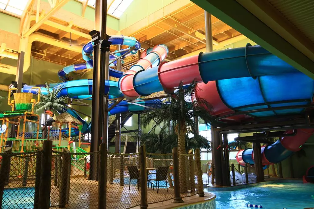 Stay with Water Park Passes at Maui Sands Resort & Indoor Waterpark in Sandusky, OH. Dates into March 2019. - Second Medium