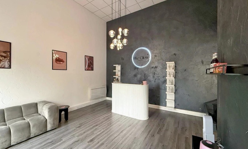 Image 3: Modelage avec The Glow Beauty Bar Illkirch