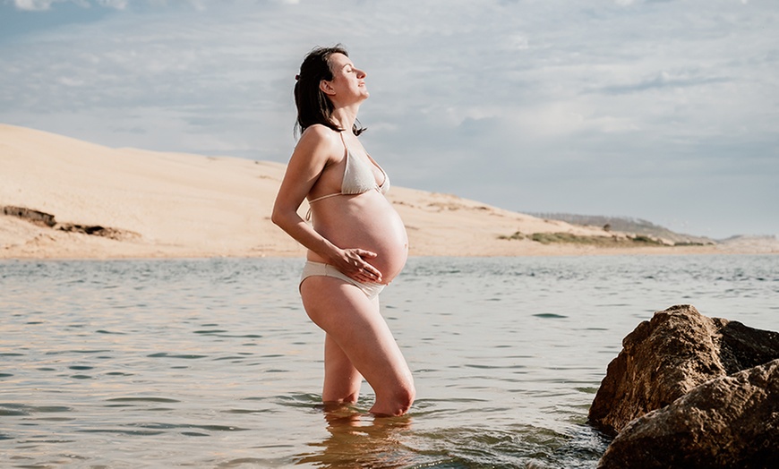 Image 1: Shooting photo de grossesse avec Studio Delphine B Photographe