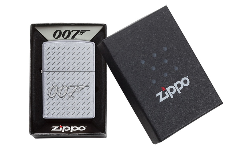 Image 2: Zippo Design Lighter in Gift Box