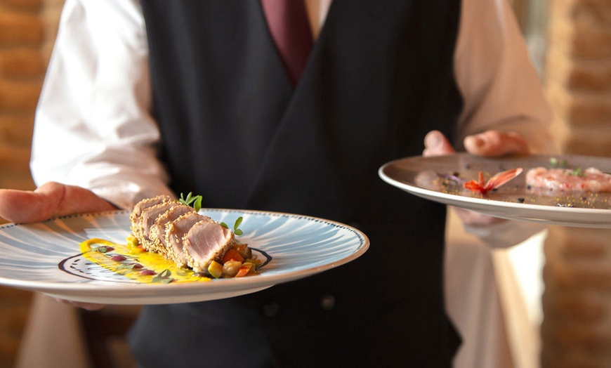 Image 9: Vibo Valentia 4*: camera doppia con colazione, mezza pensione e Spa