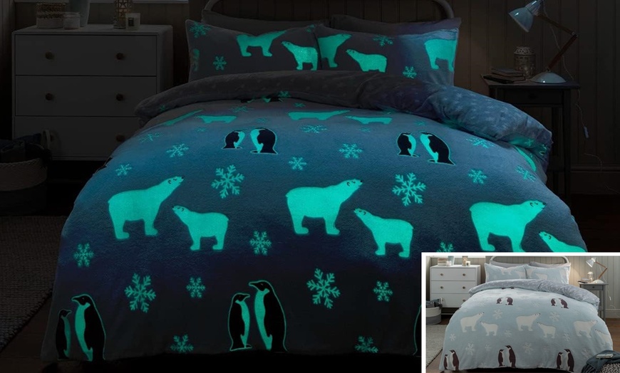 Image 1: Glow in the Dark Duvet Set