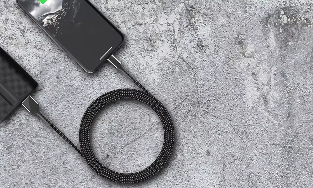 Câble USB sans marque avec connecteur Lightning® ou câble type C - Primary Image