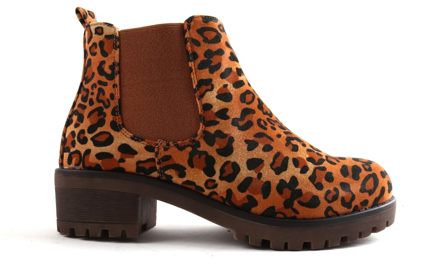 Image 2: Women's Leopard Chelsea Boots