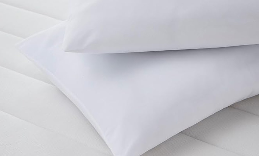 Image 4: Silentnight Supersleep Pillows - Pack of 2
