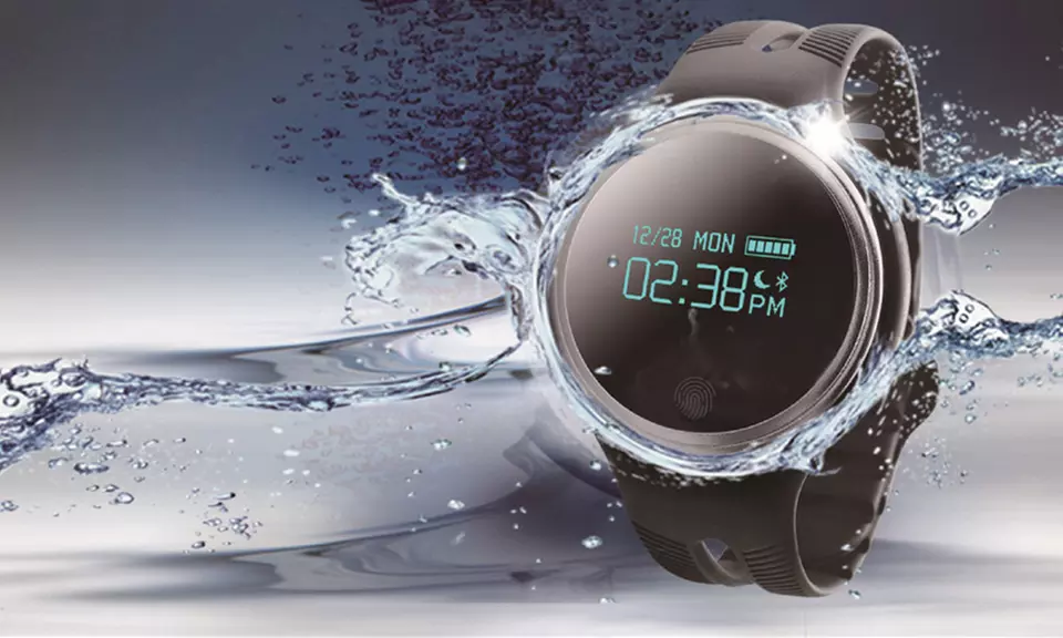 Smartwatch E07 mit OLED-Display in Schwarz oder Weiß inkl. Versand - Primary Image