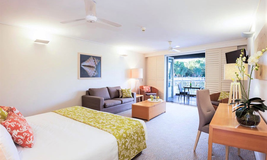 Image 4: South Stradbroke Island: 4* Escape for 2-8 People