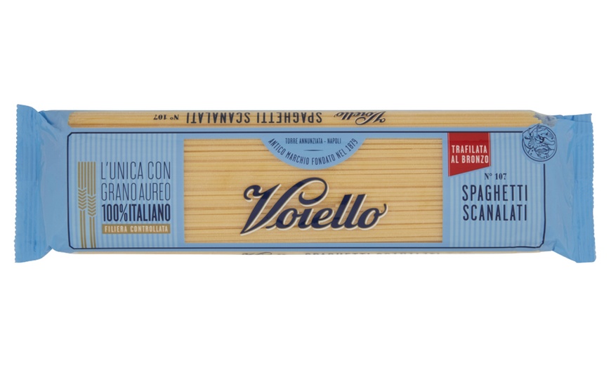 Image 9: Sughi Barilla, pasta Voiello e Baci