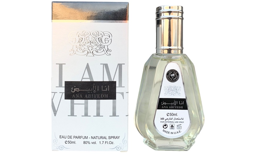 Image 1: Set van 12 'Ana Abiyedh' eau de parfums van 50 ml.