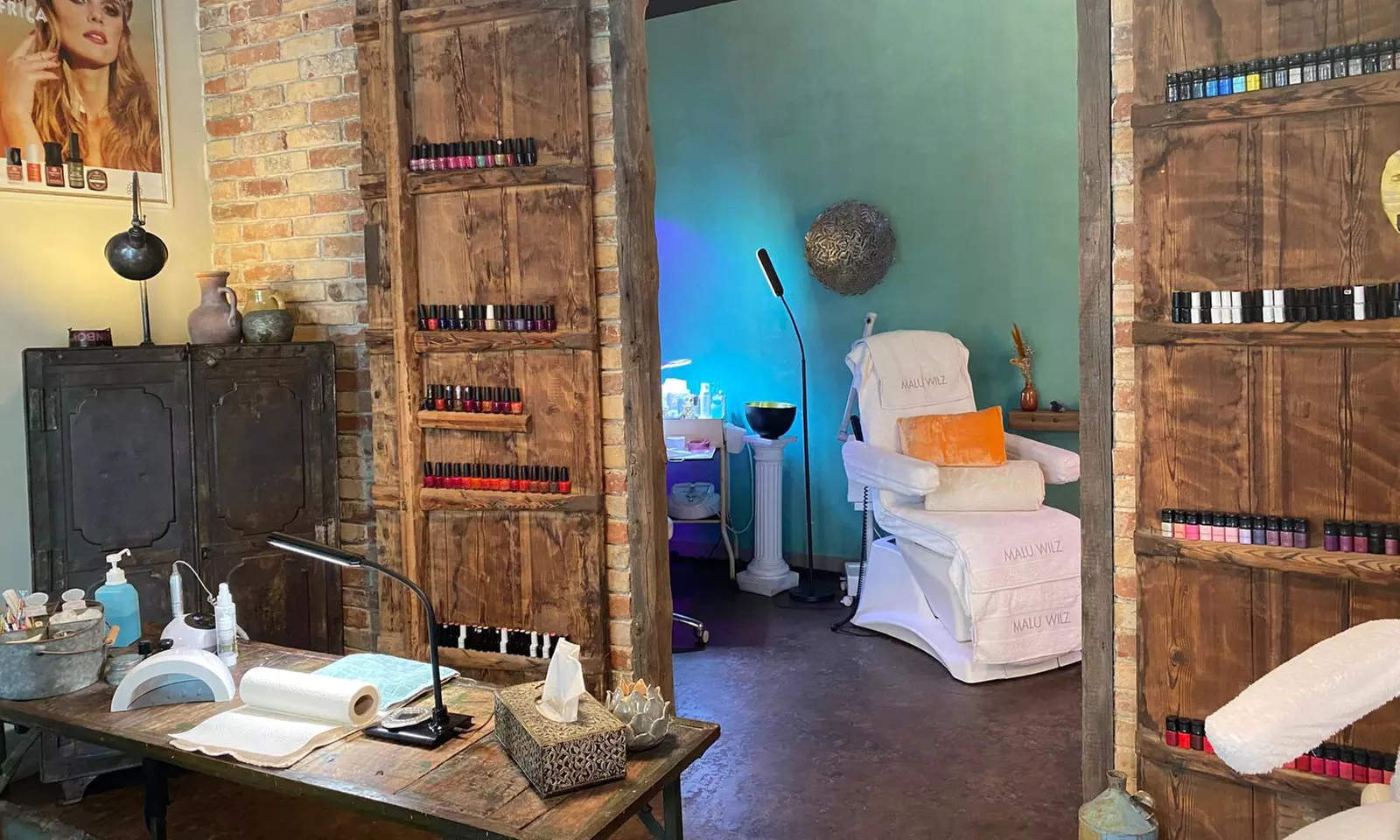 Permanent Make-up für Augenringe, für beide Augenbrauen oder Lippen