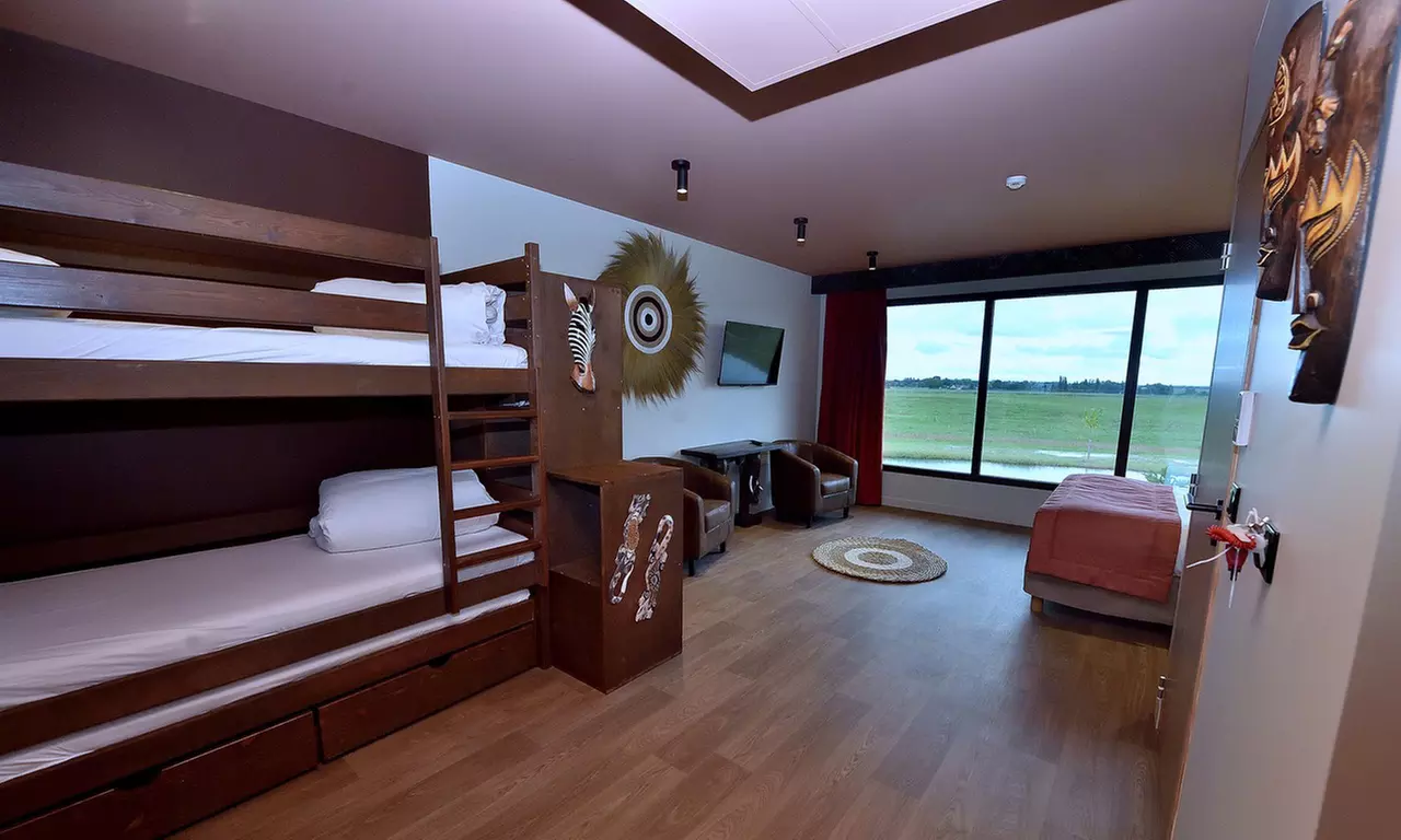 Séjour en famille au Royaume des Lions : nuit magique face aux fauves