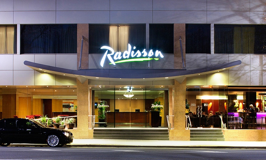 Image 7: Melbourne: Stay at the Radisson