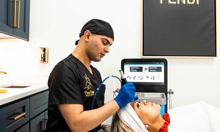 Image 2: Achieve Body Goals: Four or Six Cellutone Sculpting Treatments