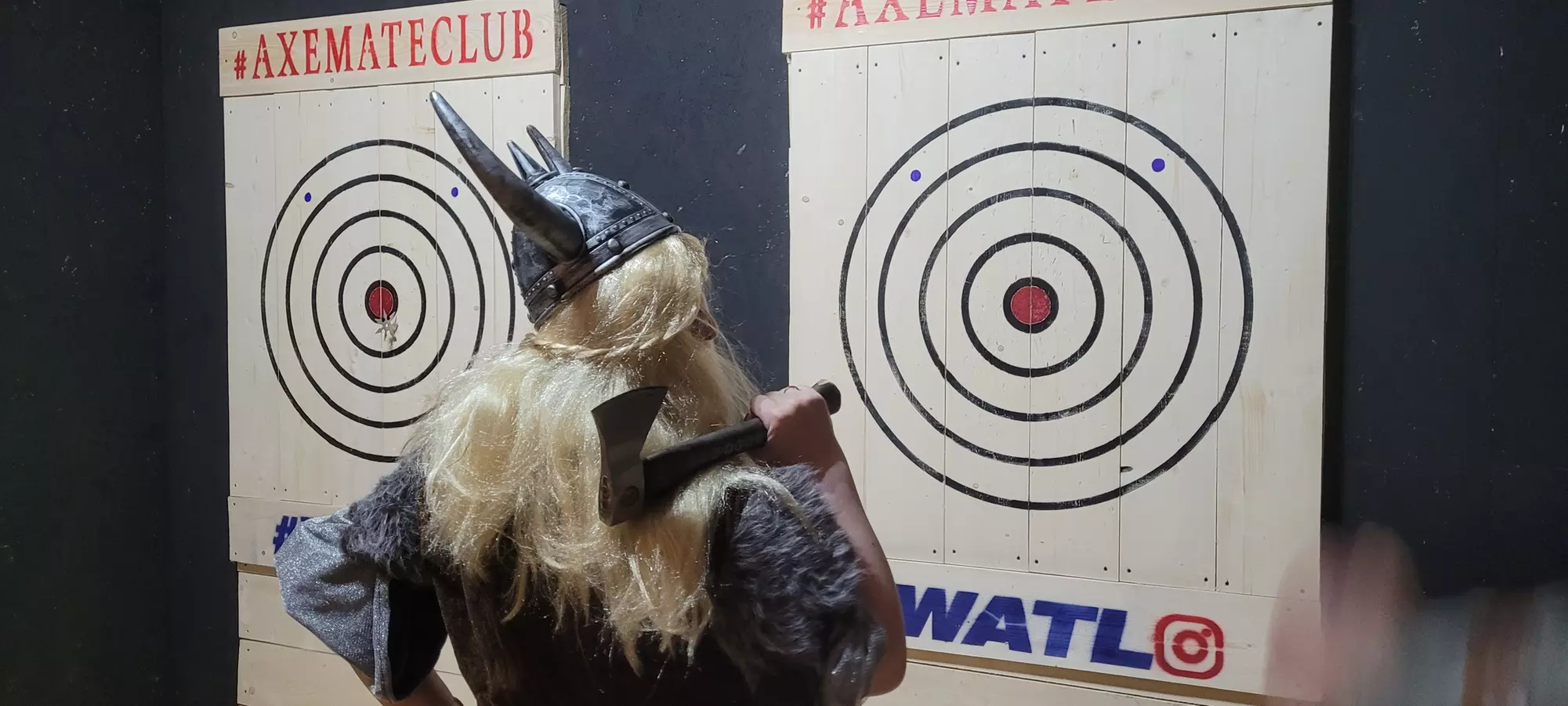 Pakiet dla 1-9 osób: rzucanie siekierami, tomahawkami, nożami i więcej