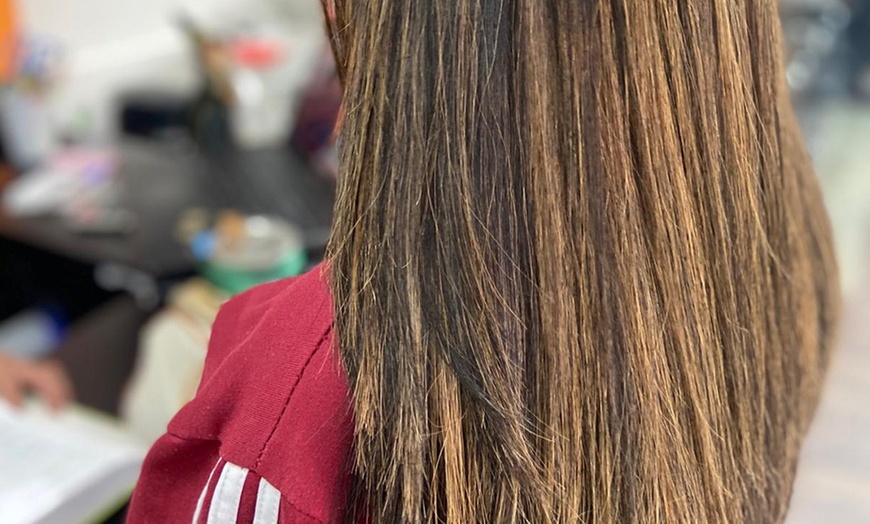 Image 21: Sesión de peluquería completa con lavado, corte y peinado