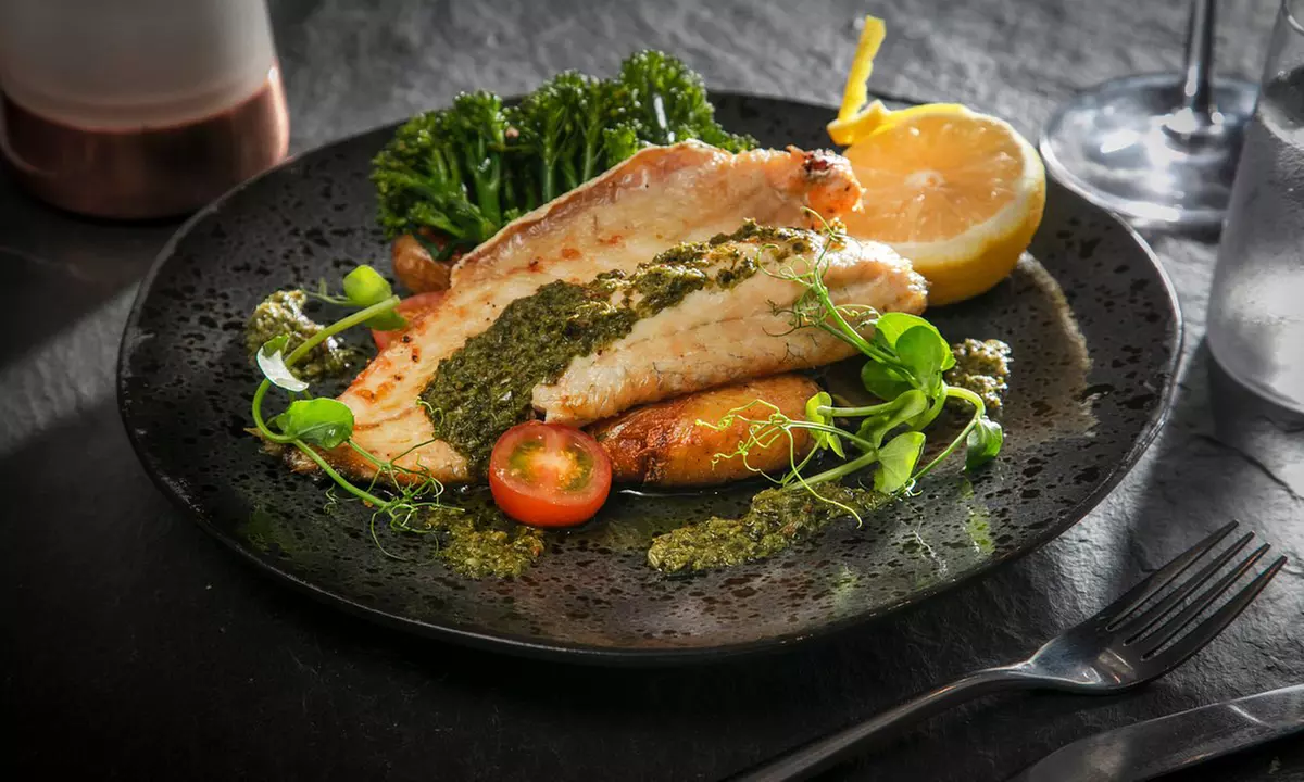 Glamorgan, South Wales: 1 Night Spa Break for 2 Food & Treatments!