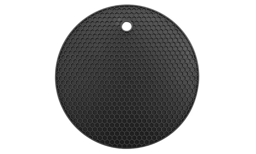 Image 24: 2x Silicone Insulated Anti-Slip Mats