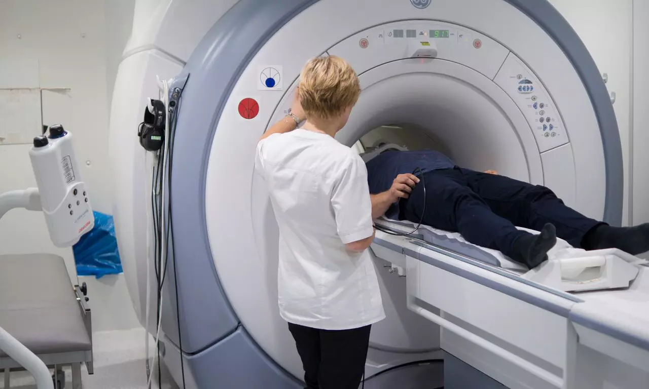 Rezonans magnetyczny wybranej partii ciała z opisem badania i zapisem na CD za 349 zł w Starmedica Diagnostics - Primary Image