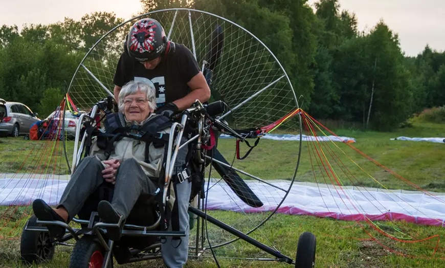 Image 6: Kurs zapoznawczy i 15-minutowy lot motoparalotnią 