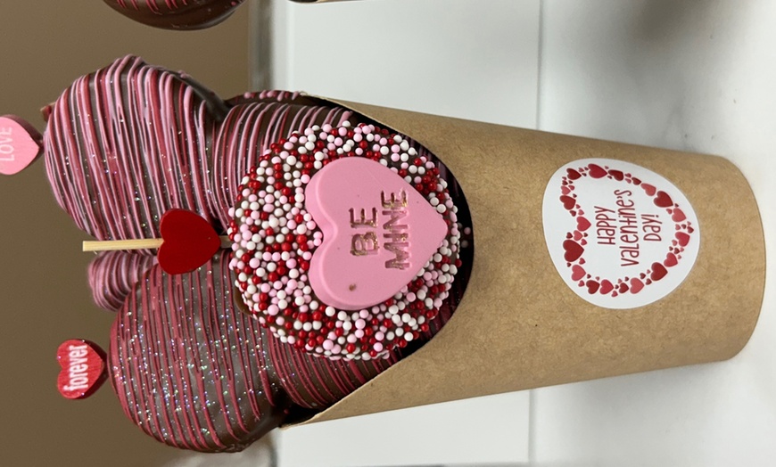 Image 4: 1 Dozen Regular Chocolate Covered Strawberries/Oreo Or Charcuterie Cup