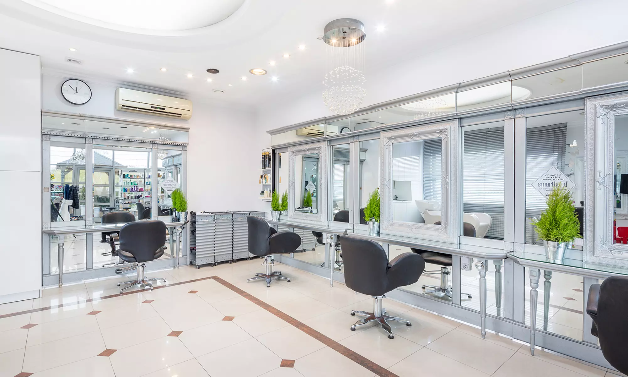 Do 51% zniżki na Zabieg na twarz w Lafayette Salony Pielęgnacji Urody (KN)