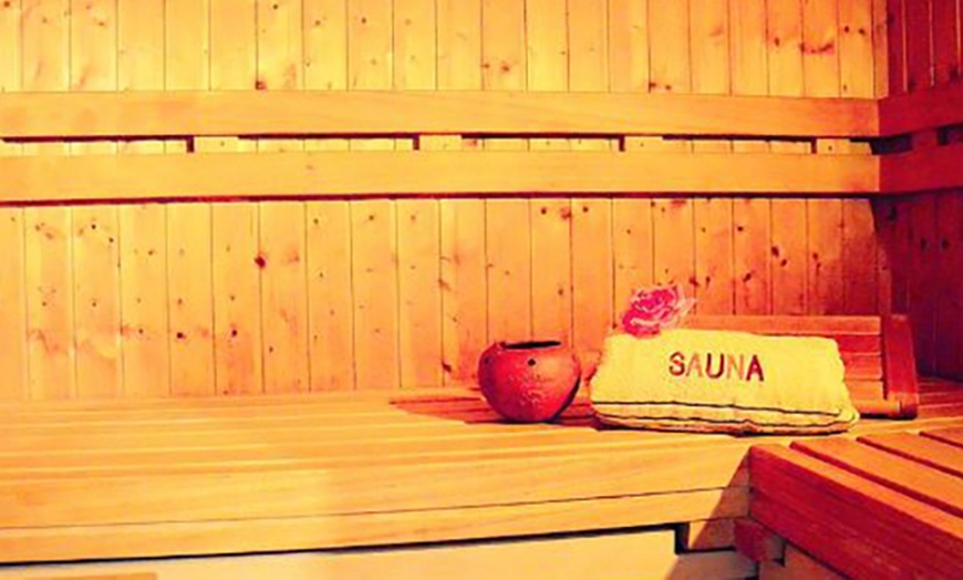 Image 5: Wellnesstag: Bio-Sauna & Ganzkörperbehandlung inkl. Peeling & Massage