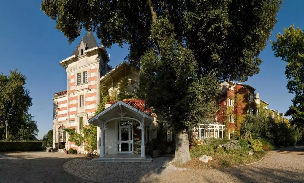 Cognac : chambre supérieure, deluxe ou suite avec pdj et spa en option