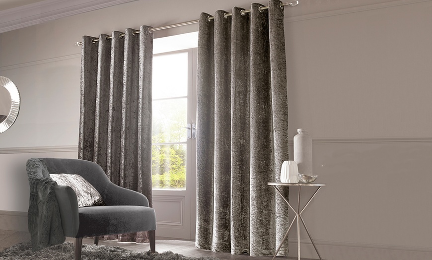 Image 1: Crushed Velvet Lined Curtains