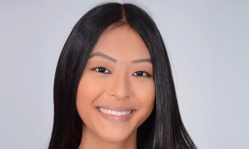 Choose Full-Face Glam or Natural Makeup for Any Occasion