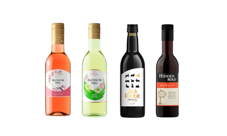 Image 6: 12-Days Christmas Wine and Jewellery Advent Calendar Gift Set