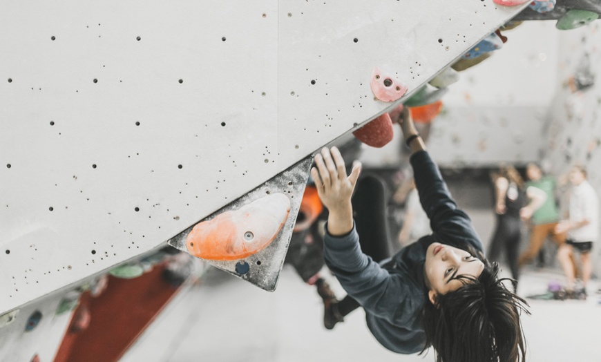 Image 6: 90-Minute Indoor Rope Climbing & Bouldering