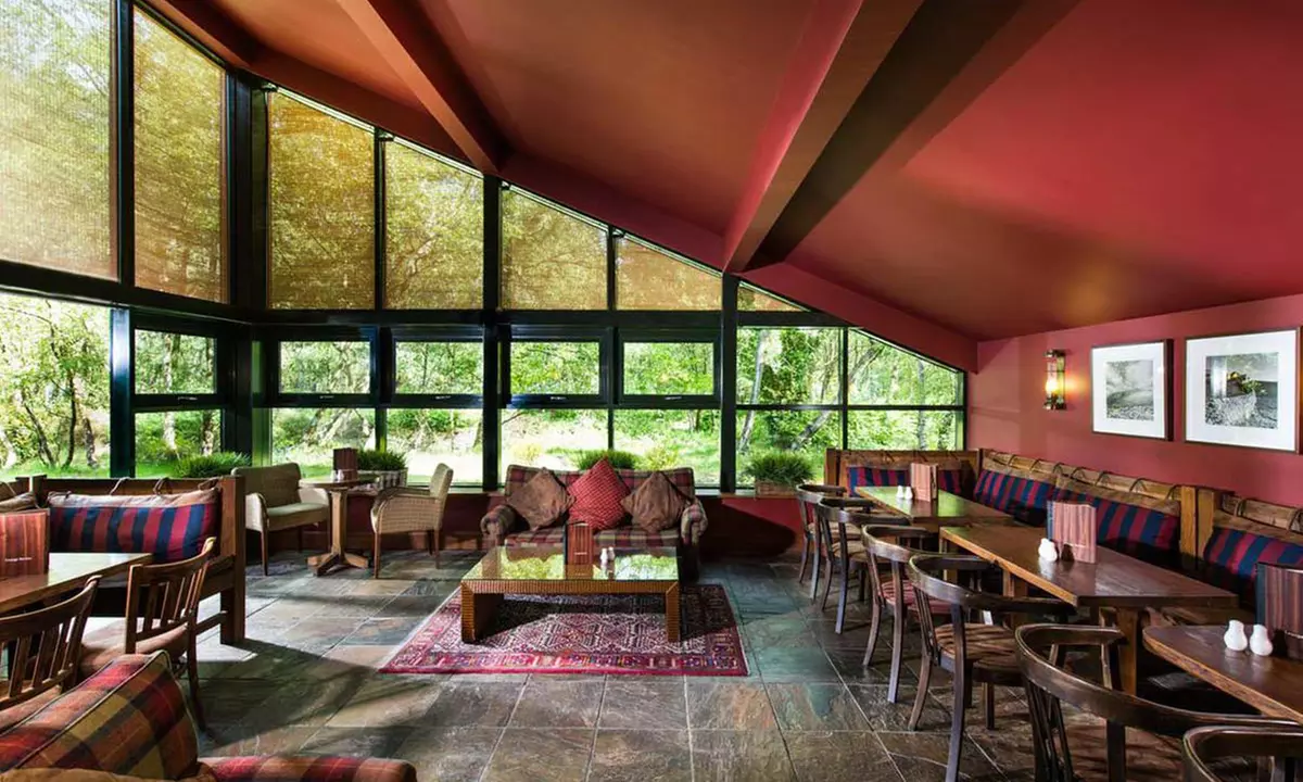 Savour Afternoon Tea with Optional Prosecco at The Lakeside Restaurant, Chevin Country Park Hotel—Up to 36%Off