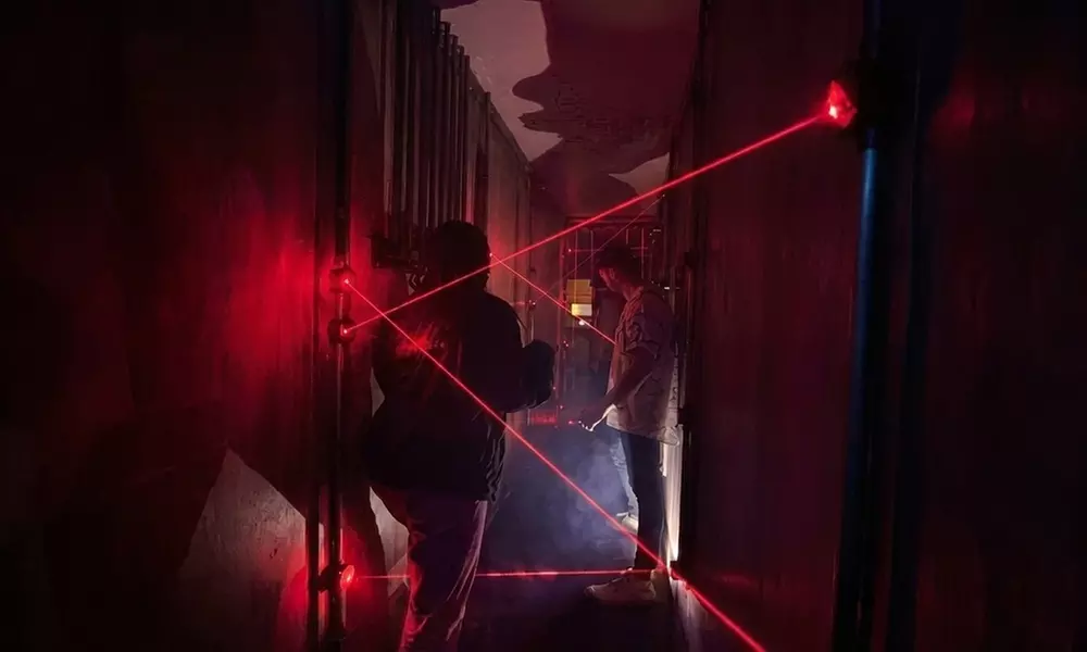 60-Minute Escape Room Adventures with Multiple Themed Challenges